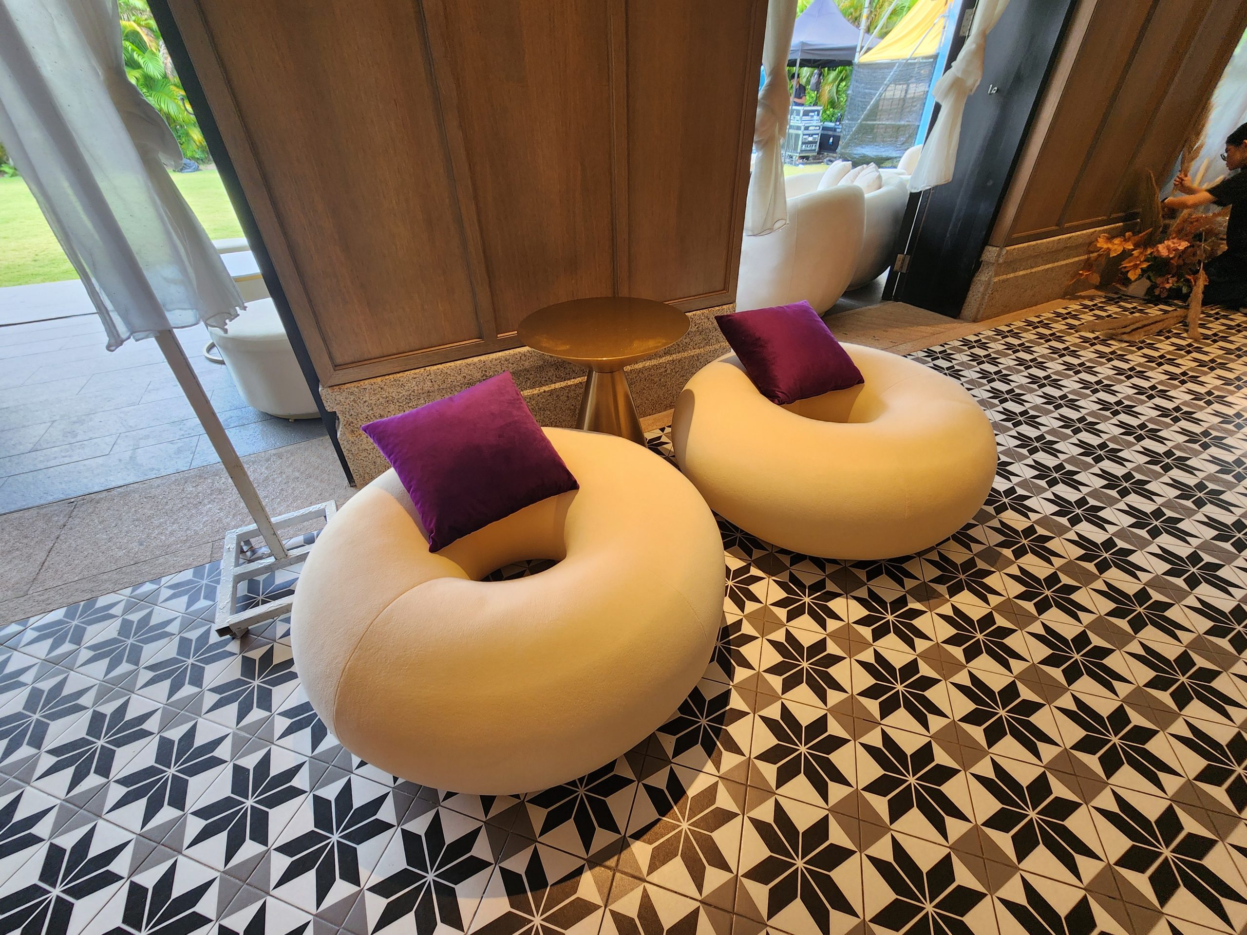 DONUT OTTOMAN CREAM WHITE