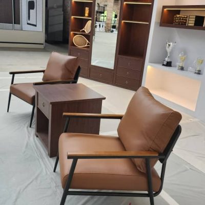 KINGSLEY LOUNGE CHAIR BROWN